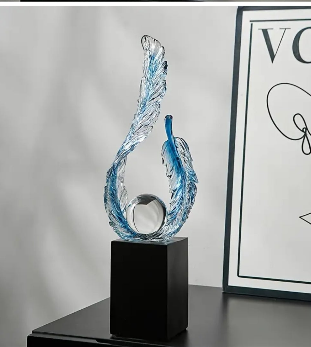 1pc Light Luxury Premium Feeling Transparent Resin Decorative Statue