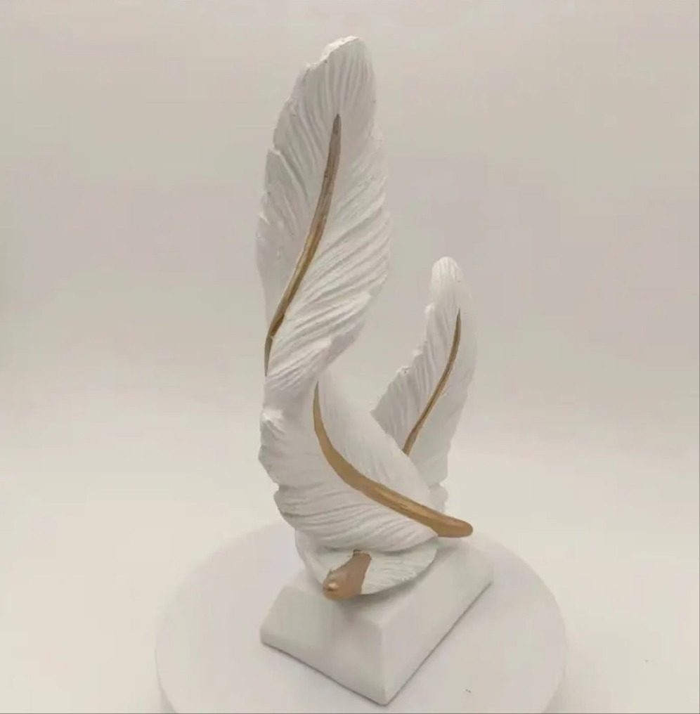 High-end Art Feather Ornament