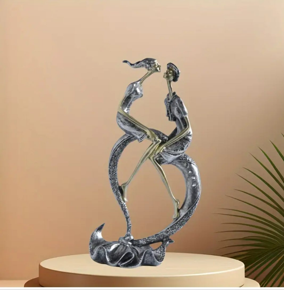 Romantic Couple Sculpture