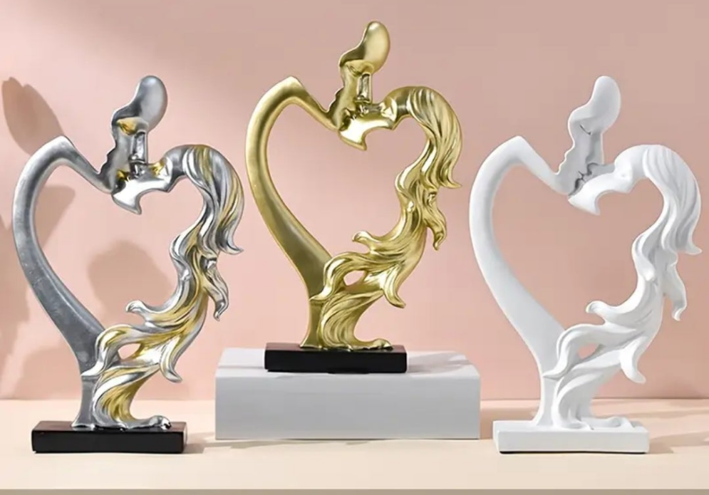 1pc Kissing Love Sculpture Ornament, Couple Home Love Resin Ornaments.